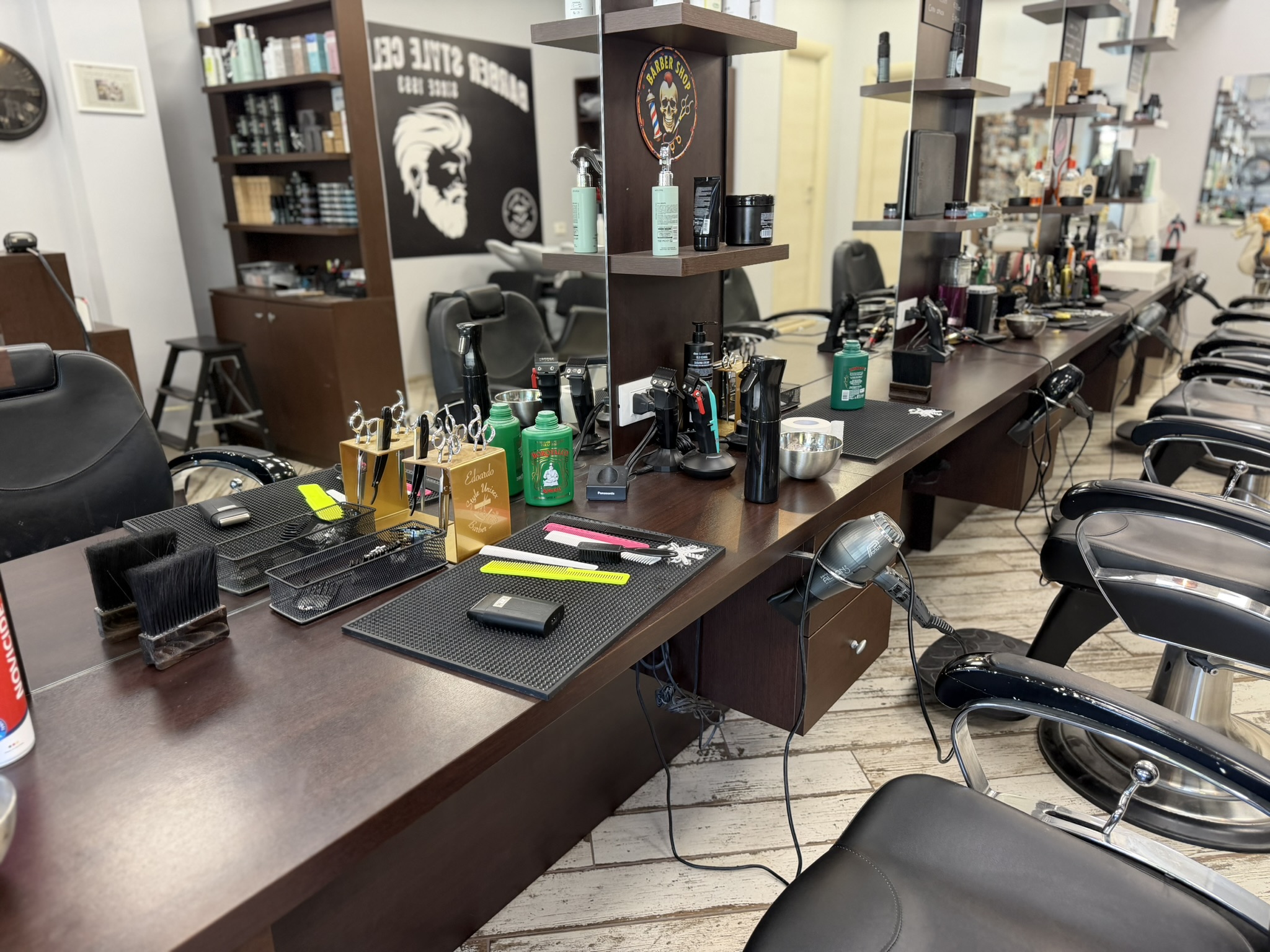Postazione con attrezzi da barbiere, Barber Style